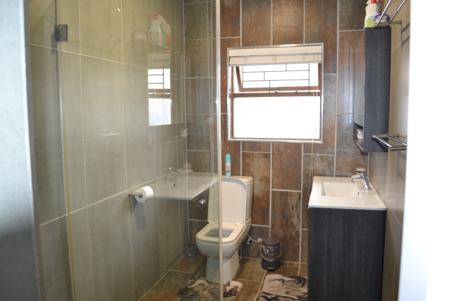 5 Bedroom Property for Sale in Wellington North Western Cape